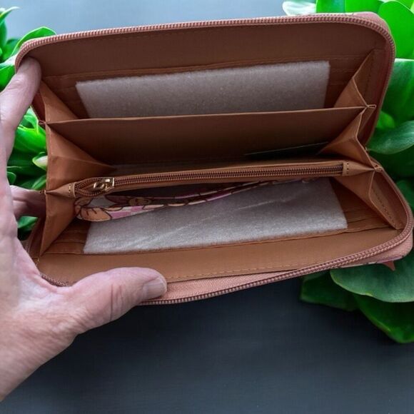 Simply Southern Floral Zip-Up Full Size Multi-Pocket Fabric Wallet NWT!! - Picture 3 of 3
